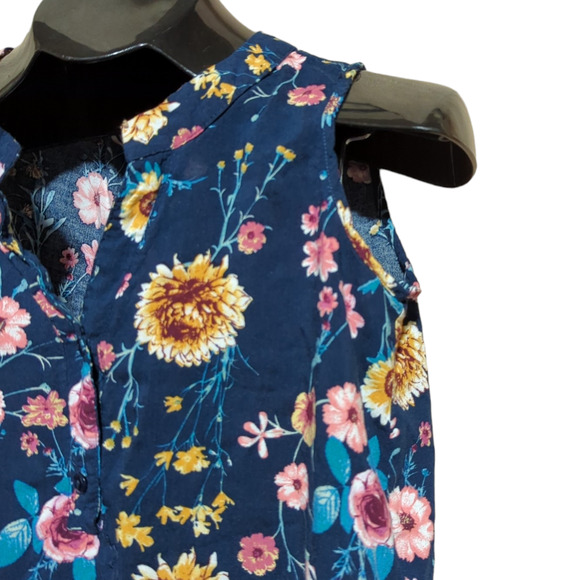 BAILEY & CHLOE Black Floral Sleeveless V-Neck Top Medium - Picture 4 of 6